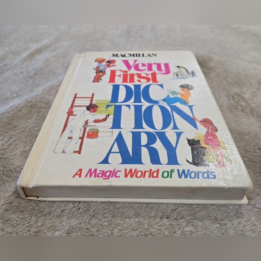 Macmillan Very First Dictionary - Picture 4 of 8